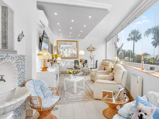 غرفة معيشة; إطلالة, ضوء طبيعي, أسلوب عصري