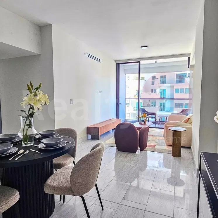 Oturma odası; manzara, doğal ışık