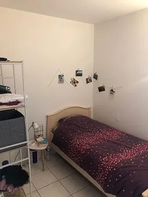 Yatak odası; doğal ışık, modern stil