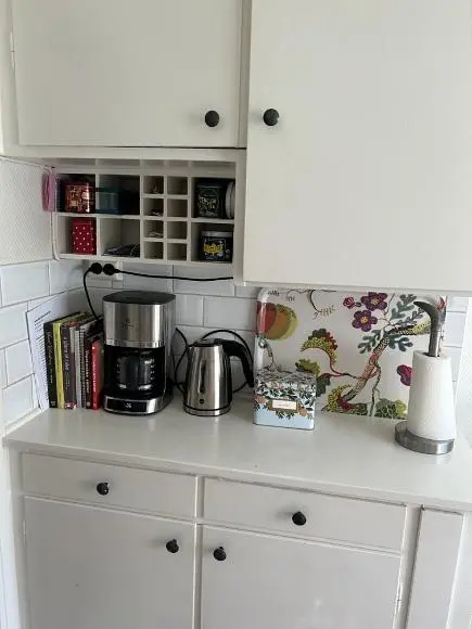 Küche; küchengeräte, tageslicht