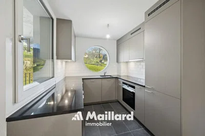 Mutfak; mutfak aletleri, manzara, doğal ışık