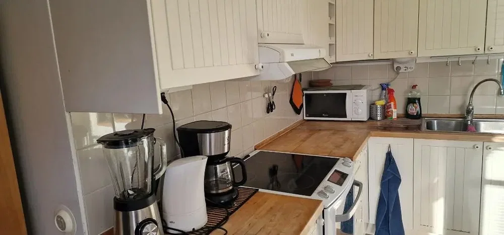 Cuisine; électroménager, lumière naturelle