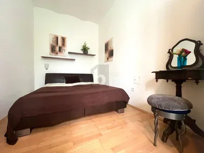 Chambre; style moderne, lumière naturelle