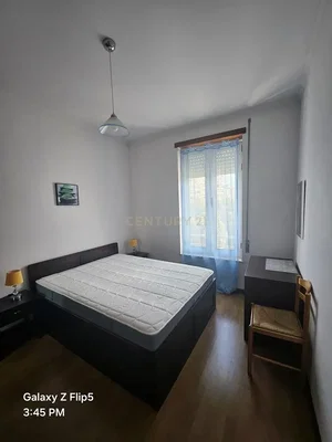 Schlafzimmer; tageslicht, holzboden
