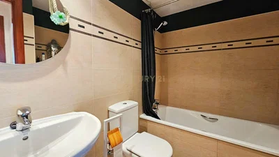 Koupelna; dlažba, po rekonstrukci, přirozené světlo, moderní styl