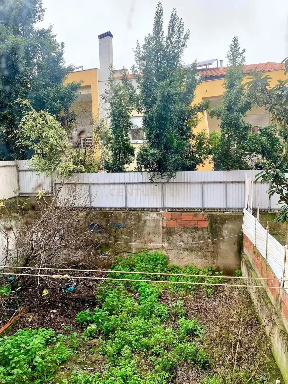 Кућа и околина; природно светло