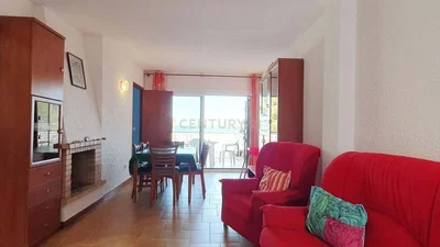 Wohnzimmer; kamin, blick, fliesenboden