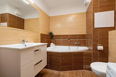 Casa de banho; chão de azulejo