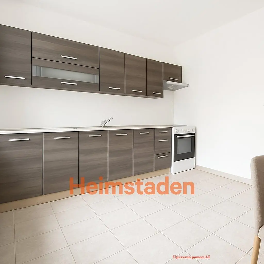 Küche; küchengeräte, fliesenboden, renoviert