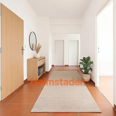 Vestiário; luz natural, chão de azulejo