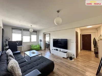 Obývací pokoj; přirozené světlo, moderní styl