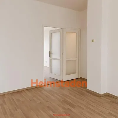 Sonstiges; holzboden, tageslicht