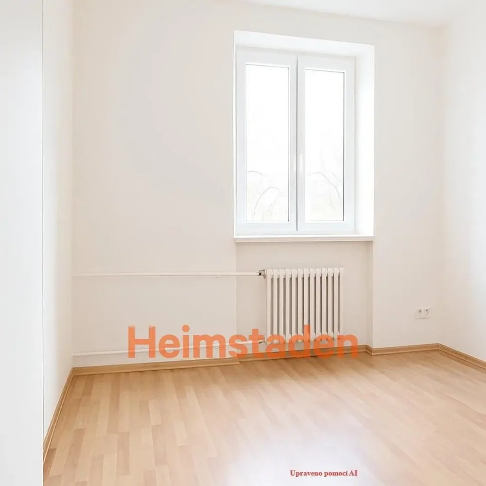 Wohnzimmer; holzboden, tageslicht