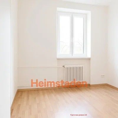 Wohnzimmer; holzboden, tageslicht