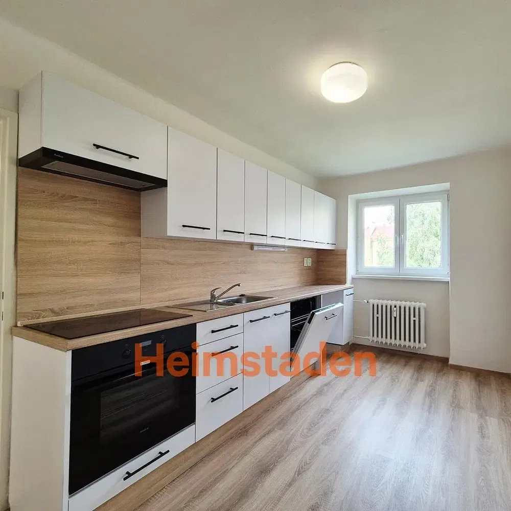 Küche; küchengeräte, tageslicht, moderner stil