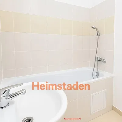 Bagno; pavimento in piastrelle