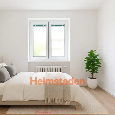 Ložnice; přirozené světlo, dřevěná podlaha