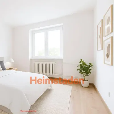 Yatak odası; doğal ışık, ahşap zemin, modern stil