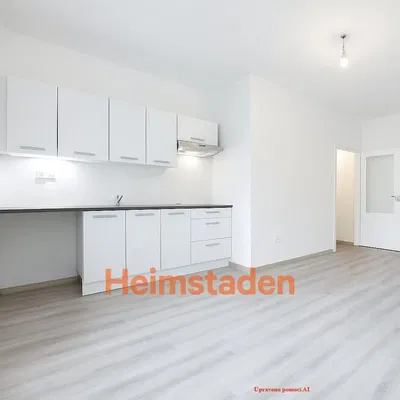 Kuchyně; po rekonstrukci, přirozené světlo, moderní styl