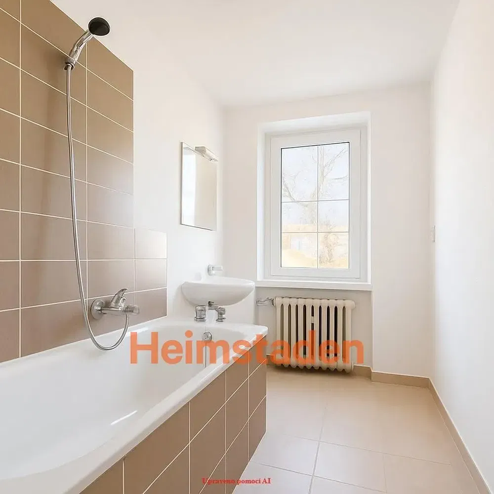 Koupelna; dlažba, přirozené světlo, po rekonstrukci