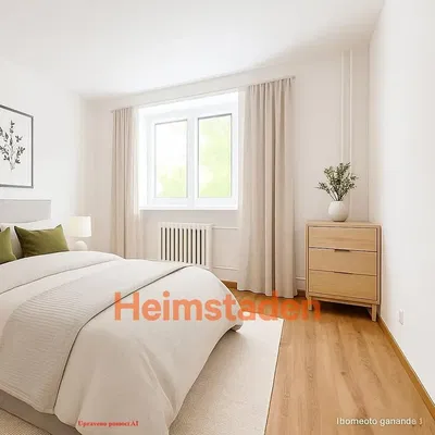 Yatak odası; doğal ışık, modern stil, ahşap zemin