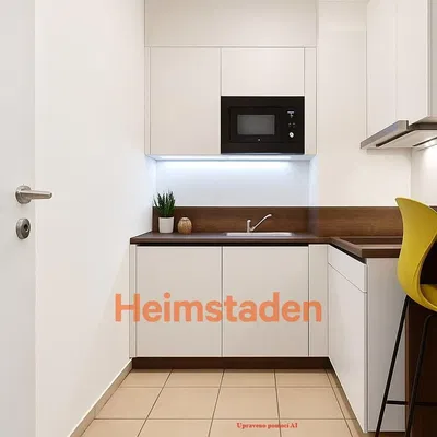 Mutfak; mutfak aletleri, fayans zemin, modern stil