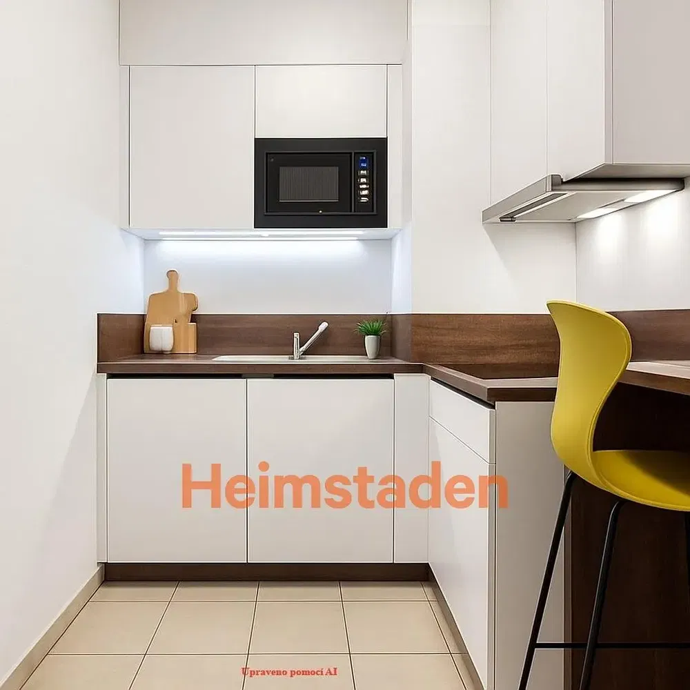 Mutfak; mutfak aletleri, fayans zemin, modern stil