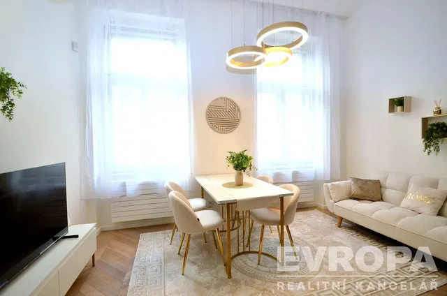 Wohnzimmer; tageslicht, moderner stil