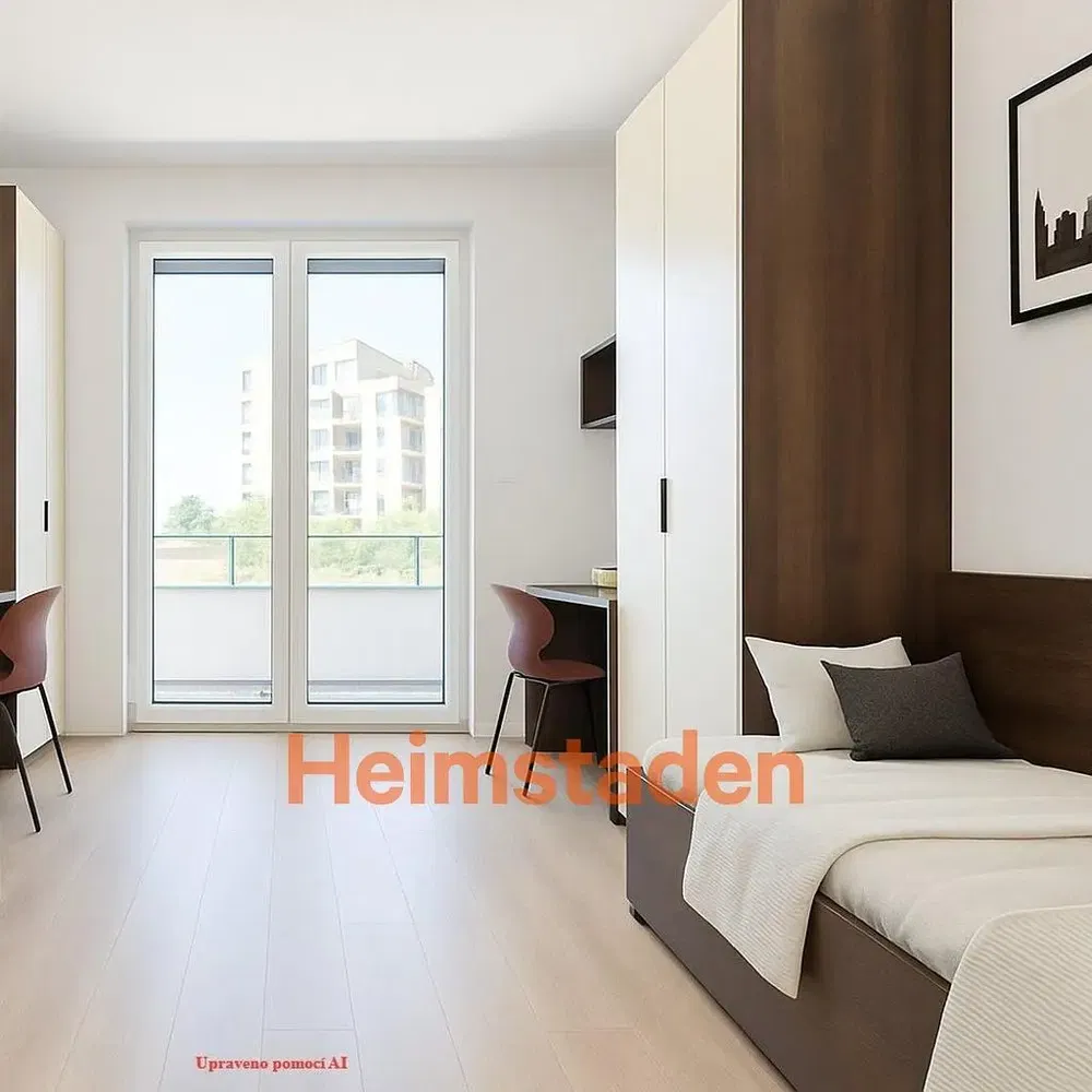 Yatak odası; manzara, ahşap zemin, doğal ışık, modern stil