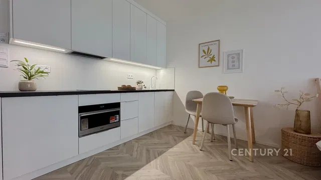 Küche; küchengeräte, moderner stil, tageslicht, renoviert