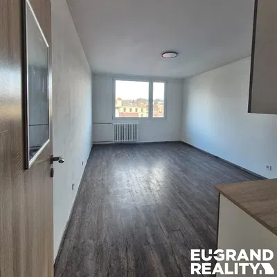 Schlafzimmer; blick, holzboden, tageslicht