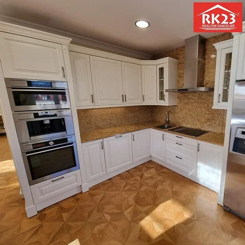 Küche; küchengeräte, fliesenboden