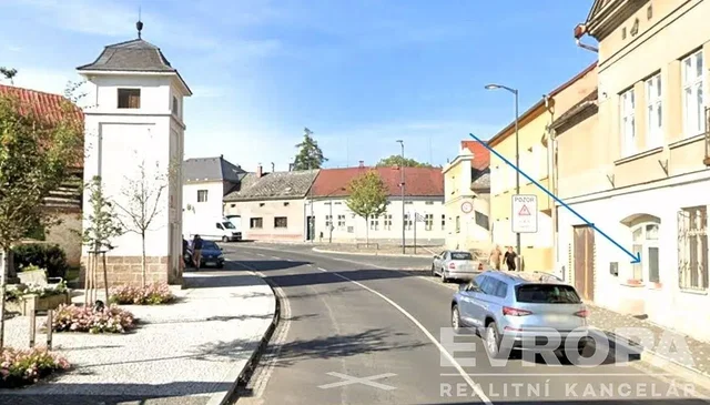 Kuća i okolina; pogled