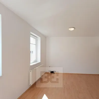 Schlafzimmer; tageslicht, holzboden