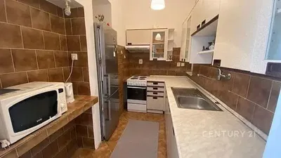 Kuhinja; kuhinjski aparati, pločice, pločice