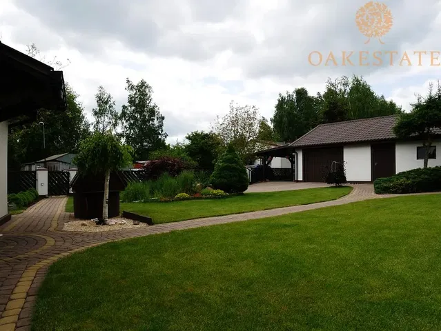 Haus und umgebung; tageslicht