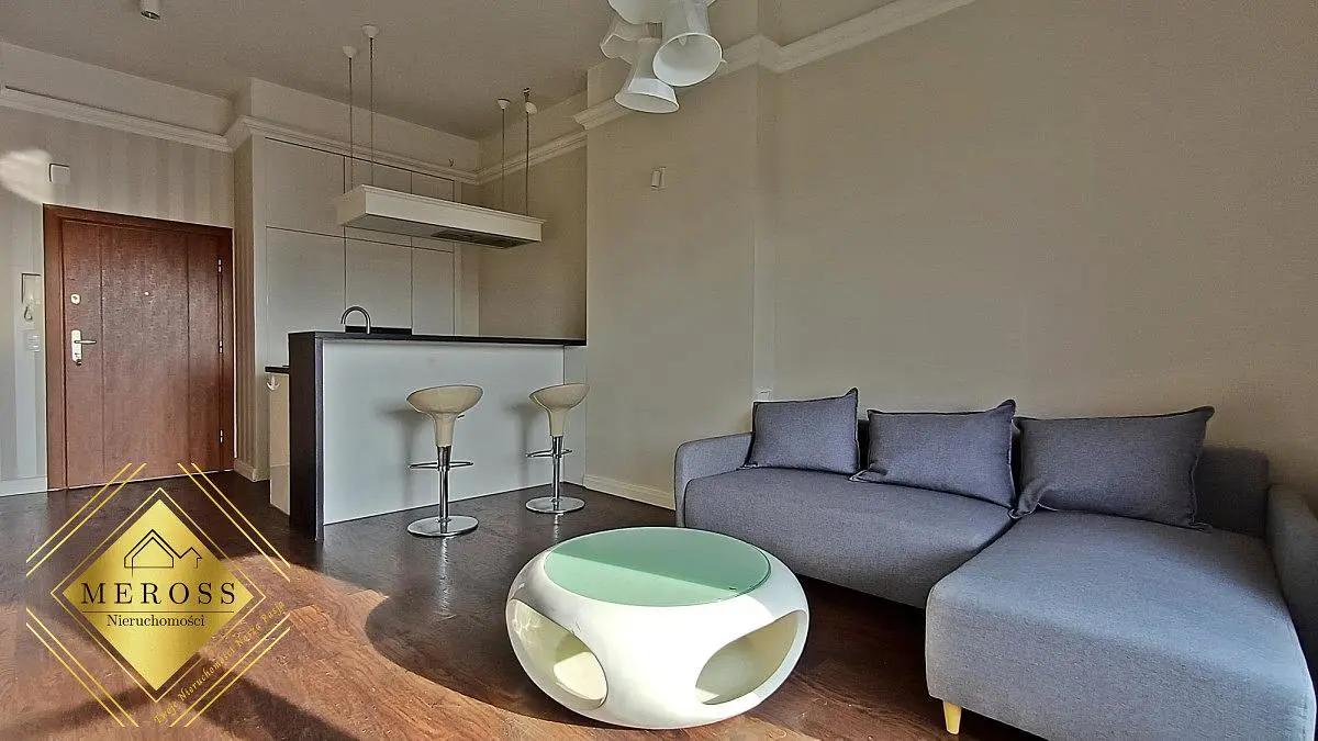 Wohnzimmer; moderner stil, holzboden, tageslicht