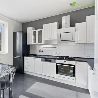 Mutfak; mutfak aletleri, manzara, doğal ışık, modern stil, fayans zemin