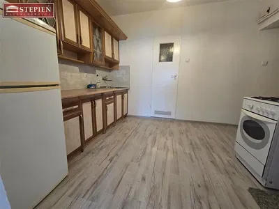 مطبخ; أجهزة المطبخ, أرضية خشبية