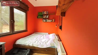 Chambre; lumière naturelle, parquet