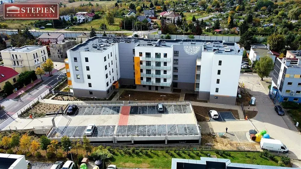 Kuća i okolina; pogled