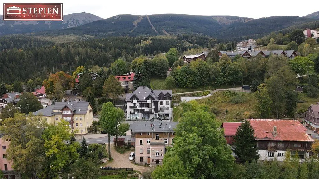 Maison et environs; vue