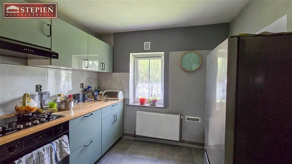 Cuisine; électroménager, lumière naturelle, style moderne