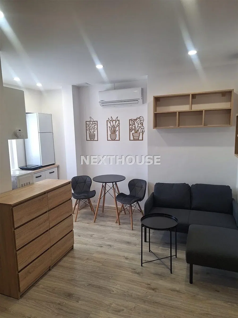 Oturma odası; modern stil, tadilatlı, doğal ışık