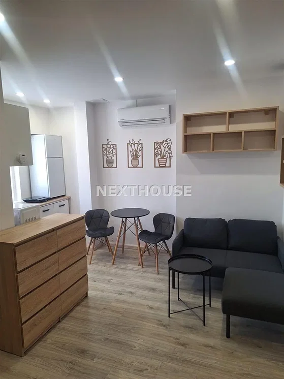 Oturma odası; modern stil, tadilatlı, doğal ışık