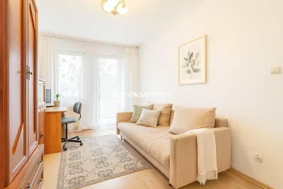 Oturma odası; doğal ışık, modern stil