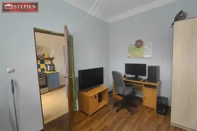 Dječija soba; drveni pod, moderni stil