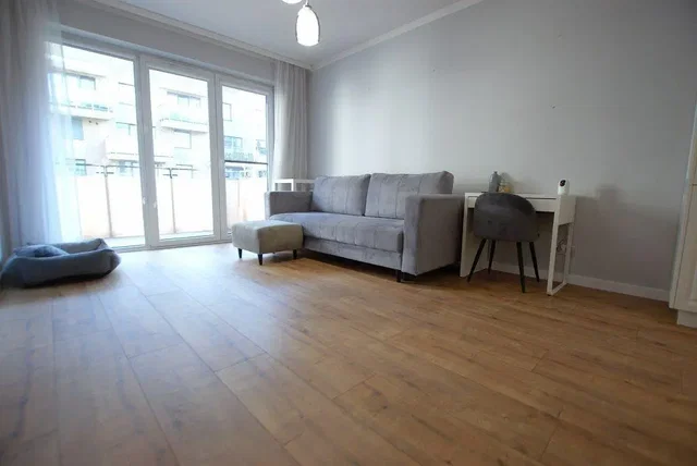 Salon; vue, parquet, lumière naturelle