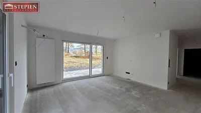 Salon; vue, nécessite rénovation