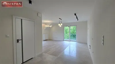 Dnevna soba; pločice, prirodno svjetlo, renoviran, pogled